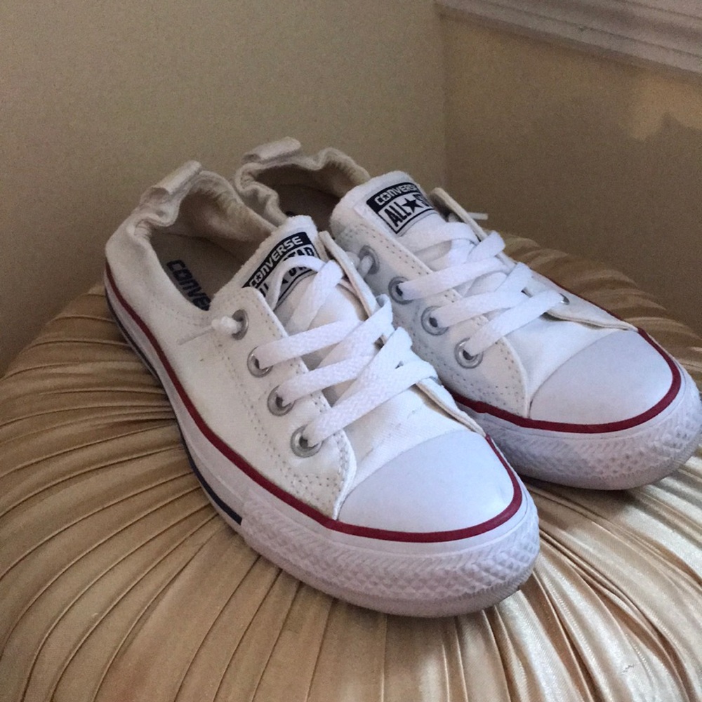 women’s size 7 stretchy back converse